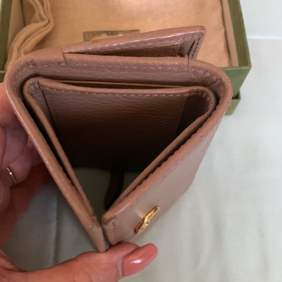 Authentic GUCCI GG Marmont Trifold Compact Leather Wallet - Picture 9 of 16